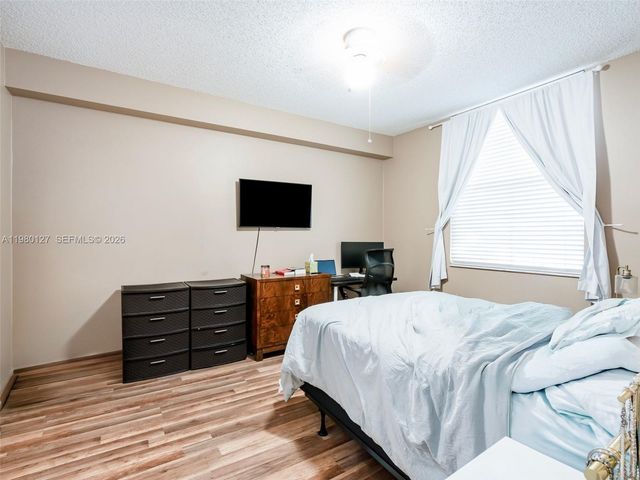 1900 Van Buren St 112B, Hollywood, FL 33020