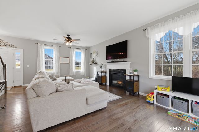 26 Quakertown Meadows, Ledyard, CT 06339