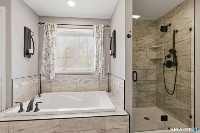 26 Quakertown Meadows, Ledyard, CT 06339