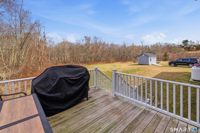 26 Quakertown Meadows, Ledyard, CT 06339