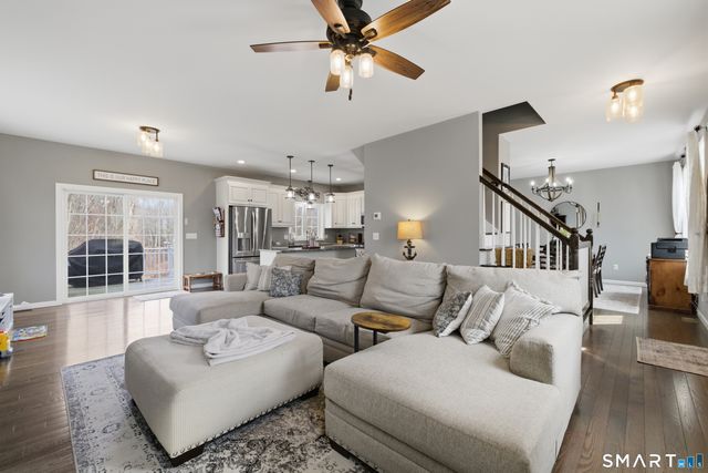 26 Quakertown Meadows, Ledyard, CT 06339