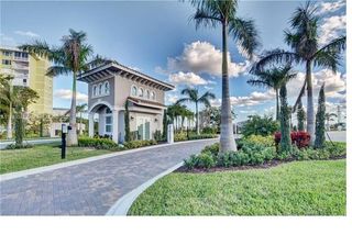 1422 Silk Oak Dr, Hollywood, FL 33021
