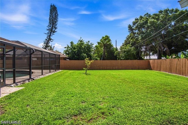 9792 Kentucky ST, Bonita Springs, FL 34135