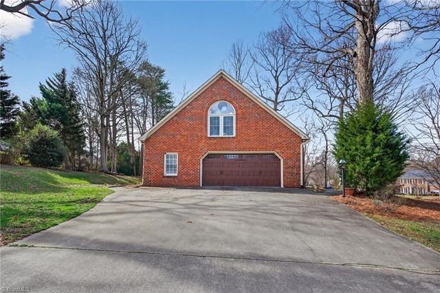 291 Birchridge Drive, Kernersville, NC 27284