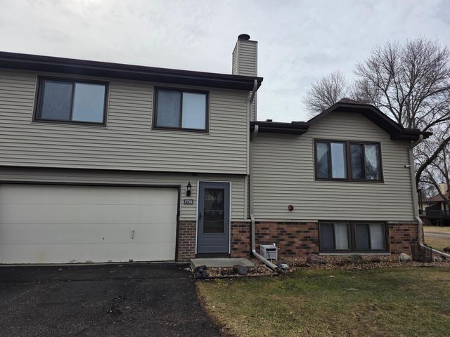 8792 N Maplebrook Circle 8792, Brooklyn Park, MN 55445