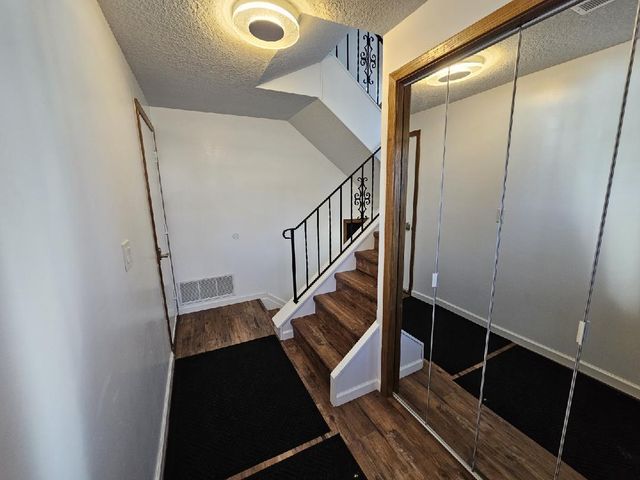 8792 N Maplebrook Circle 8792, Brooklyn Park, MN 55445