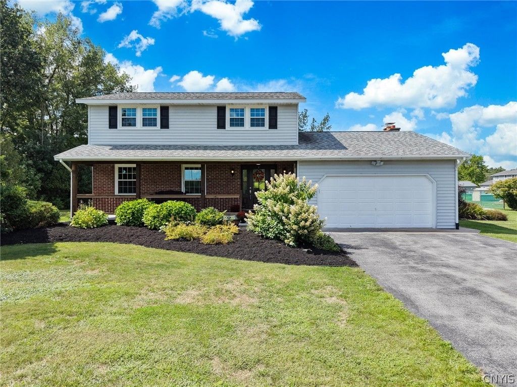 9389 Caughdenoy Road, Clay, NY 13029