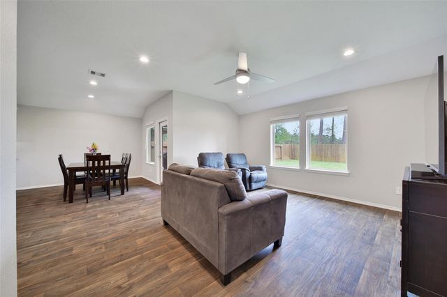 2619 Lost Holly Lane, Conroe, TX 77301