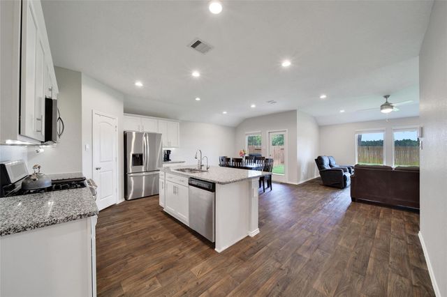2619 Lost Holly Lane, Conroe, TX 77301