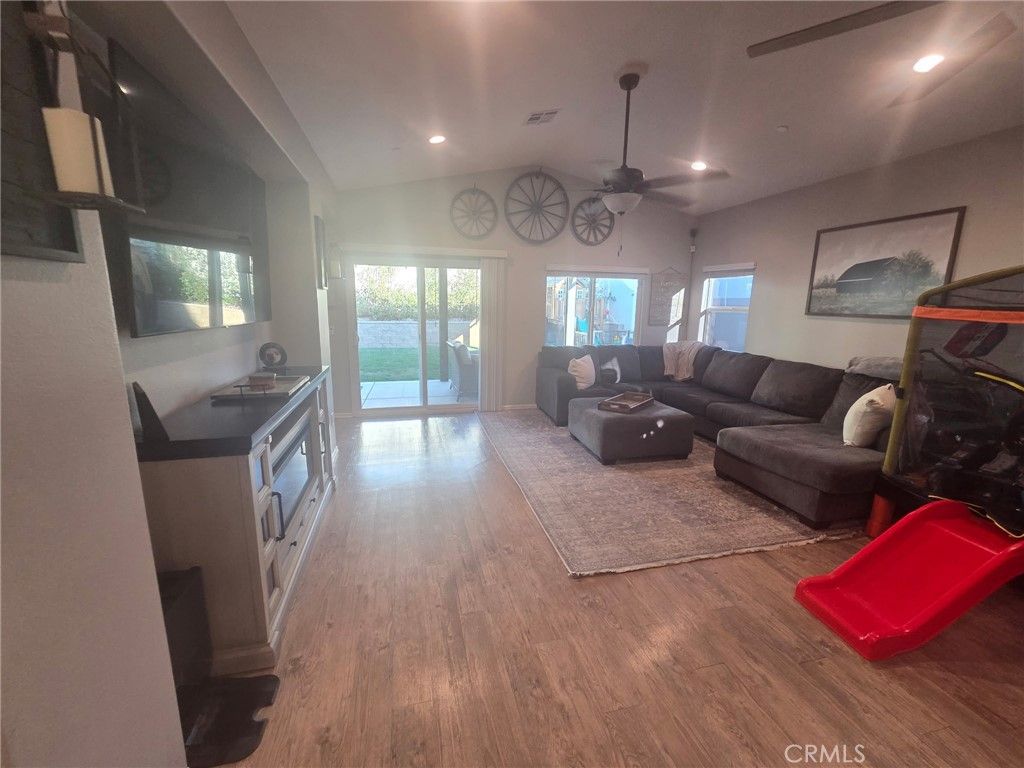 Image 14 of property listing at 1021 Avocet Ct., Calimesa, CA 92320