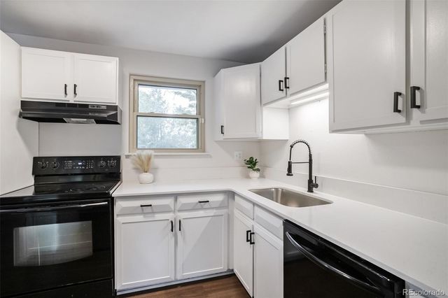 6595 S Cherry Way, Centennial, CO 80121