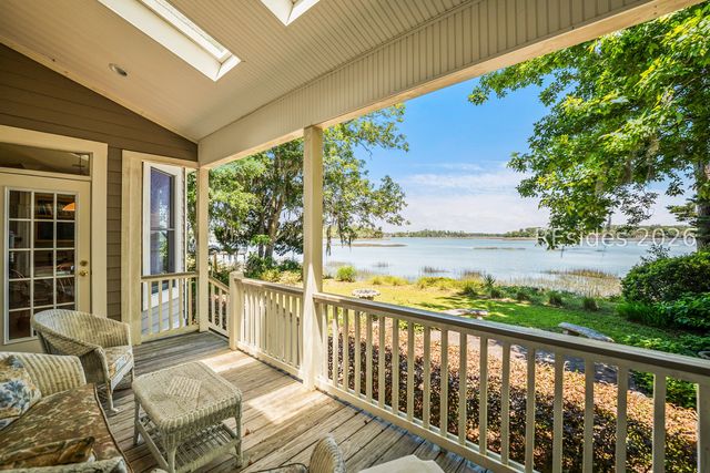 371 Cottage Farm Dr, Beaufort, SC 29902