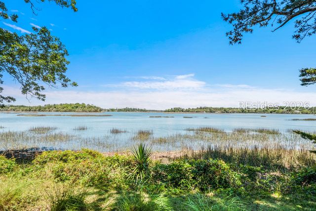 371 Cottage Farm Dr, Beaufort, SC 29902