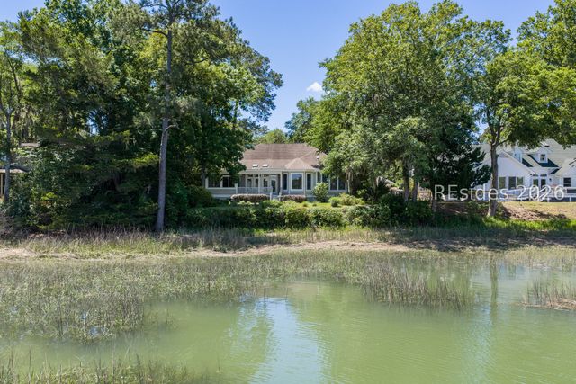 371 Cottage Farm Dr, Beaufort, SC 29902