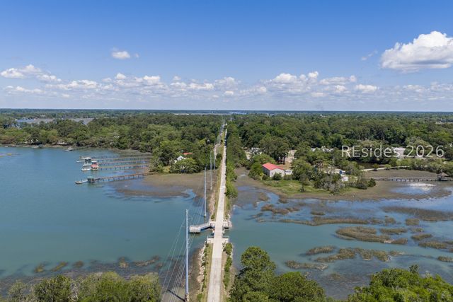 371 Cottage Farm Dr, Beaufort, SC 29902