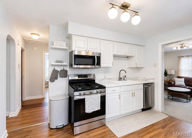 5262 Fairview Avenue, St Louis, MO 63139
