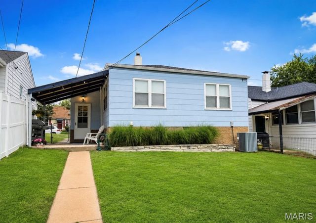 5262 Fairview Avenue, St Louis, MO 63139