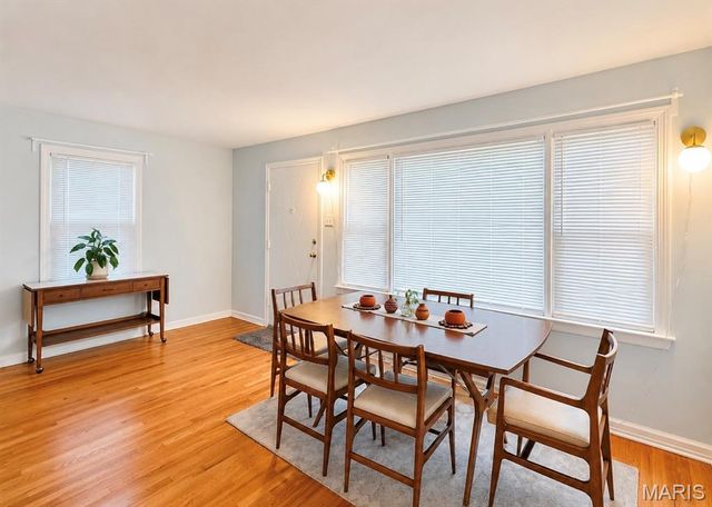 5262 Fairview Avenue, St Louis, MO 63139