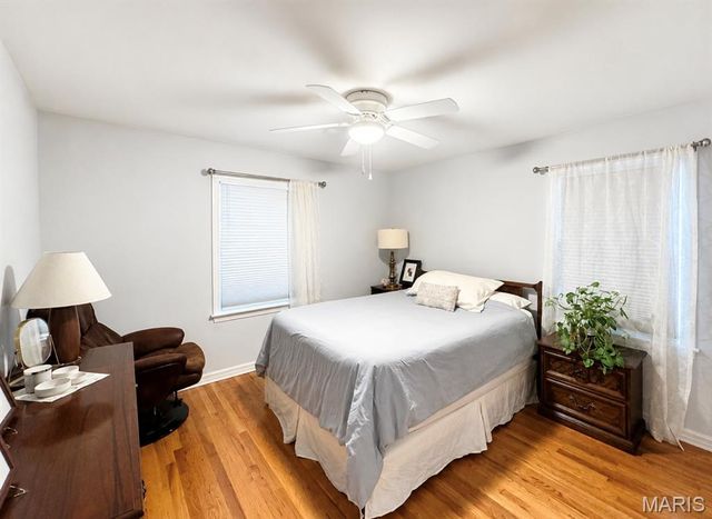 5262 Fairview Avenue, St Louis, MO 63139