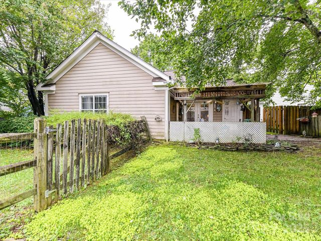 111 Fox Glove Drive, Mooresville, NC 28115