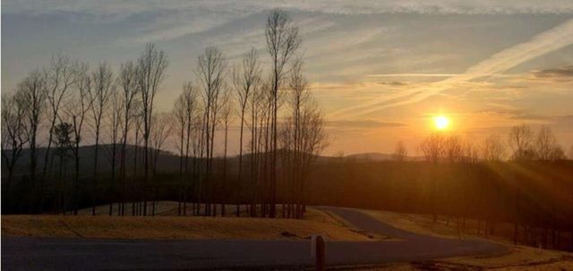 1084 Highgrove Drive, Talking Rock, GA 30175