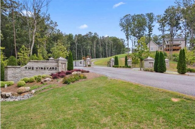 1084 Highgrove Drive, Talking Rock, GA 30175