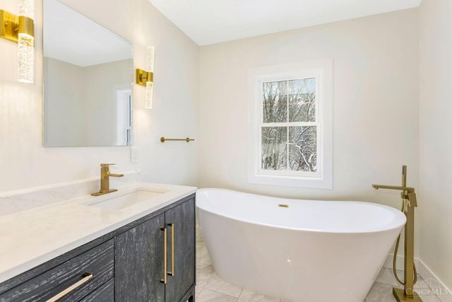 6845 East Fork Road, Cincinnati, OH 45227
