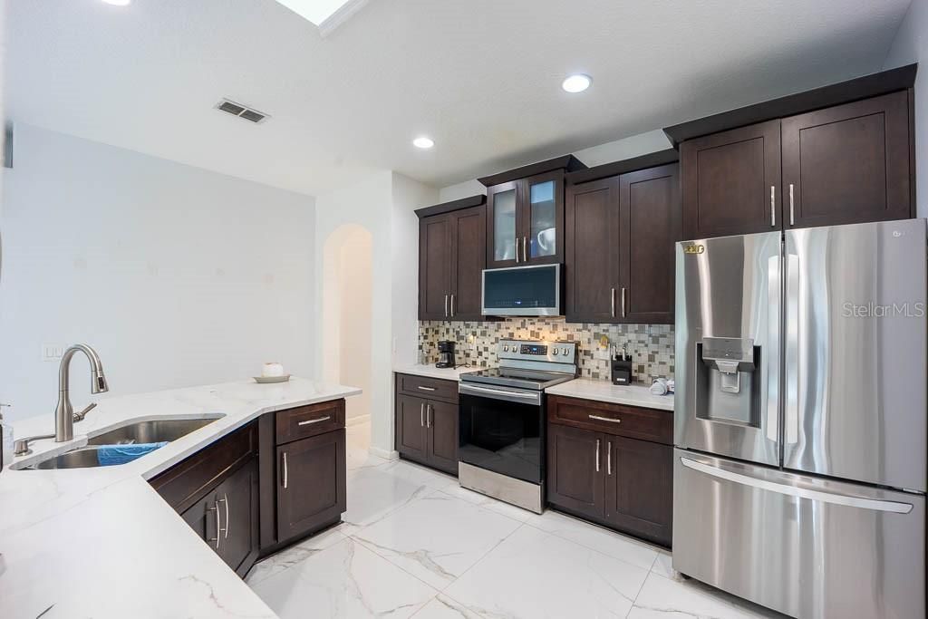 Image 13 of property listing at 8915 VICTORIA ISLE PLACE, Orlando, FL 32829