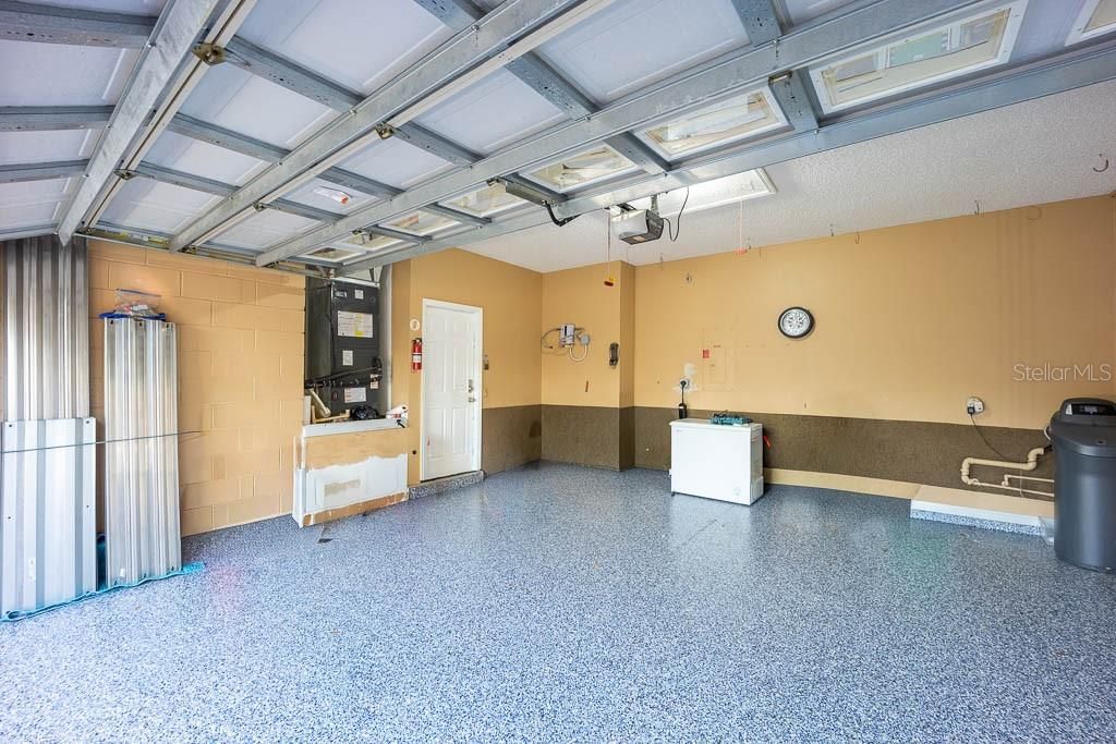 Image 30 of property listing at 8915 VICTORIA ISLE PLACE, Orlando, FL 32829