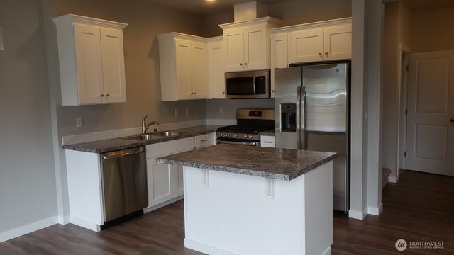 15908 39th Ave East, Tacoma, WA 98446