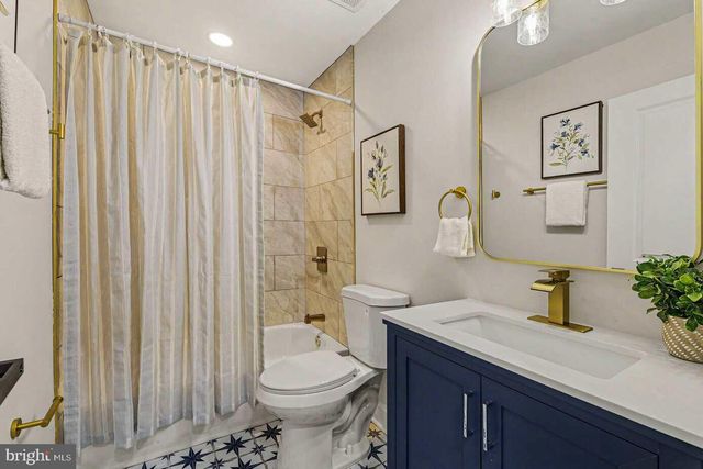 3710 SOUTHERN AVE, Baltimore, MD 21206