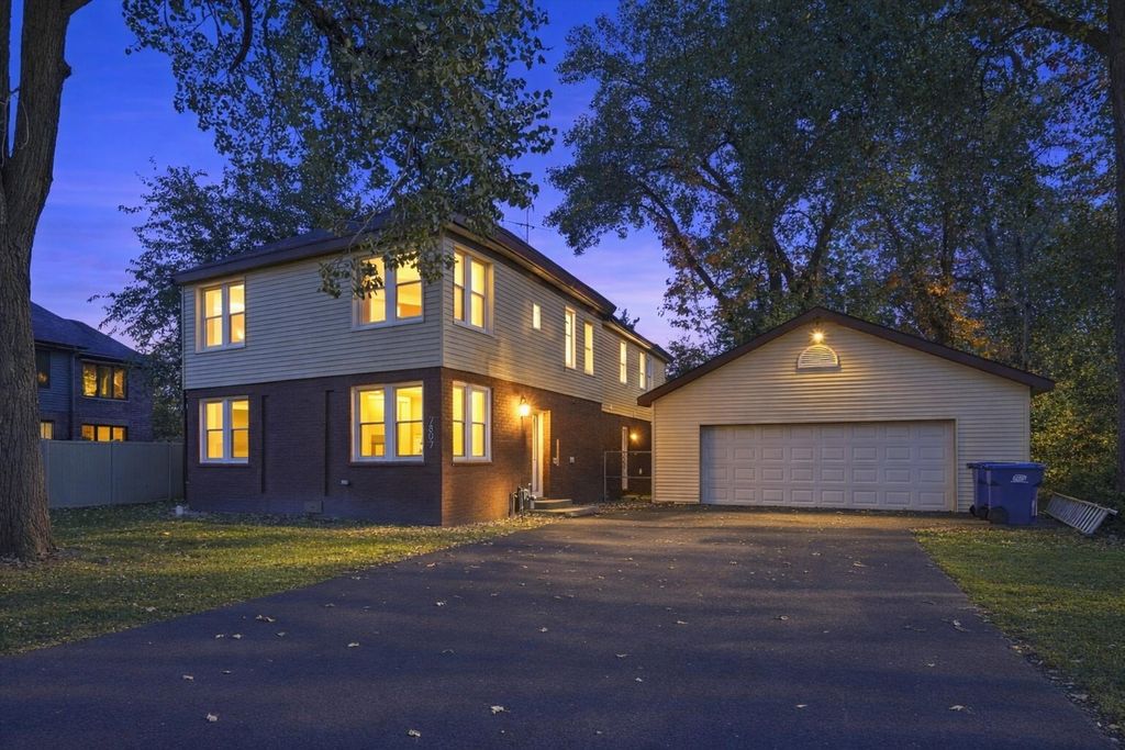 7807 W 92nd Street, Hickory Hills, IL 60457 — exterior