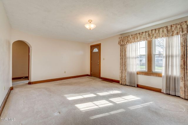 2716 Linden Road, Kingsport, TN 37664