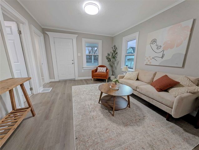 1416 Cleveland Avenue, Des Moines, IA 50316