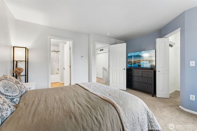 8704 Stockholm Lane NE, Lacey, WA 98516