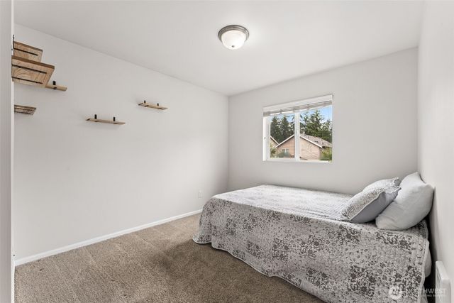 8704 Stockholm Lane NE, Lacey, WA 98516