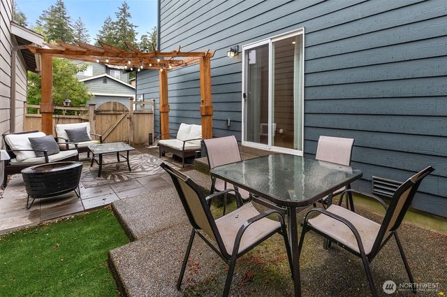 8704 Stockholm Lane NE, Lacey, WA 98516