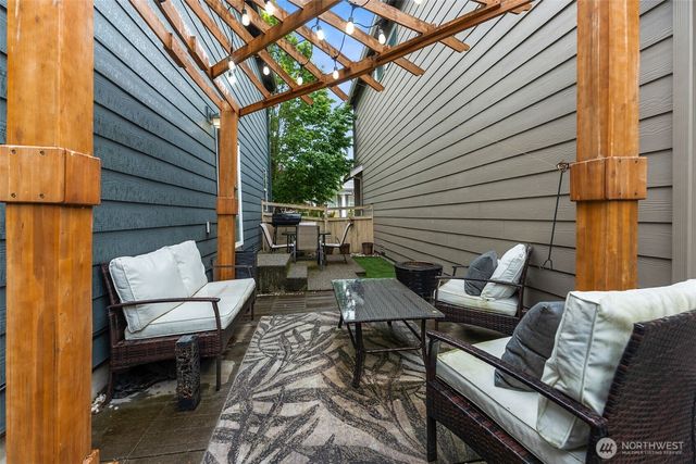 8704 Stockholm Lane NE, Lacey, WA 98516