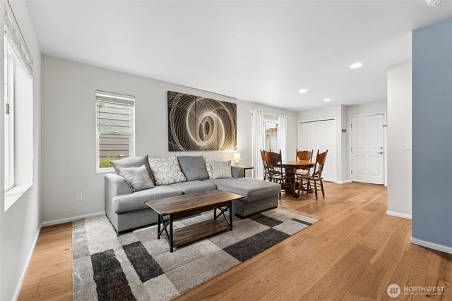 8704 Stockholm Lane NE, Lacey, WA 98516