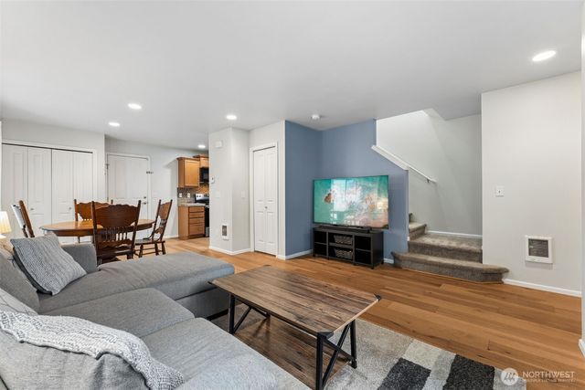 8704 Stockholm Lane NE, Lacey, WA 98516