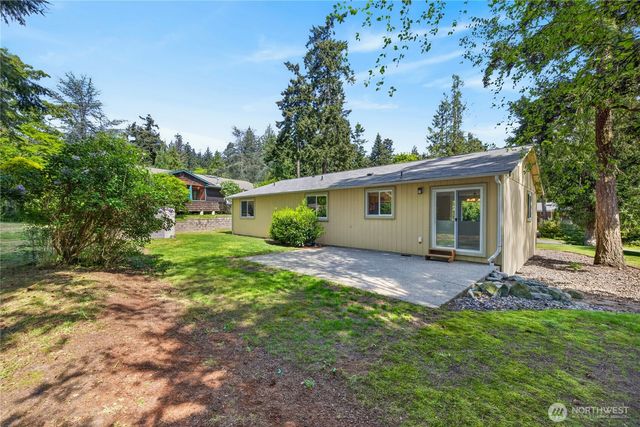 325 Snohomish Drive, La Conner, WA 98257