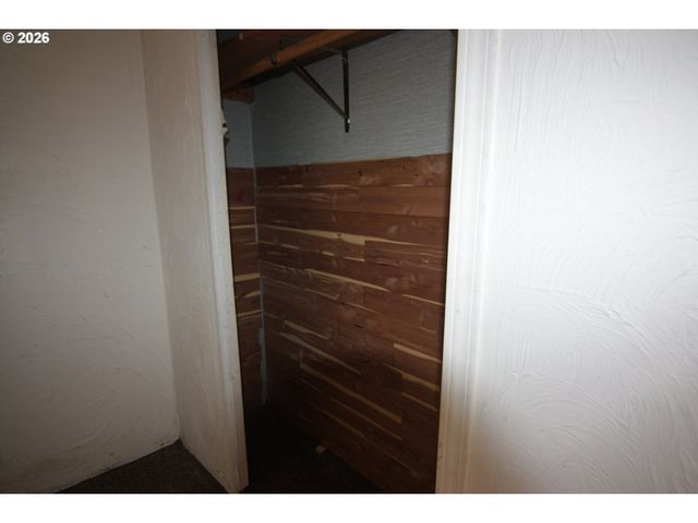 803 S 5TH Ave, Kelso, WA 98626