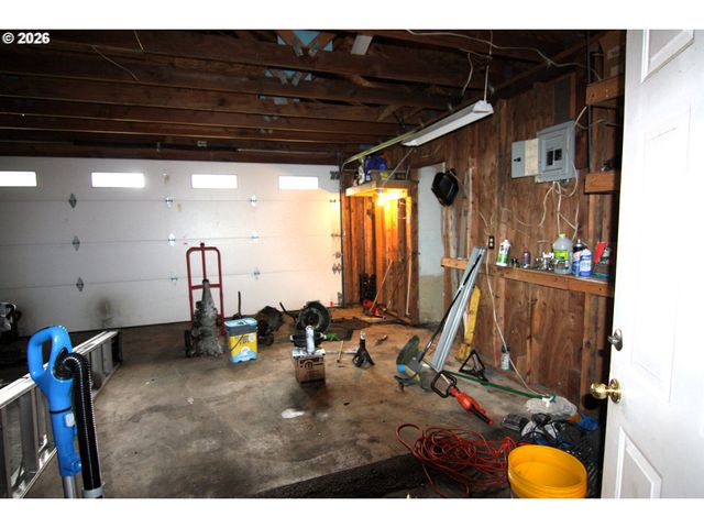 803 S 5TH Ave, Kelso, WA 98626