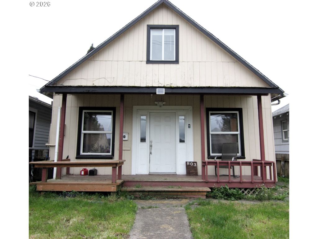 803 S 5TH Ave, Kelso, WA 98626