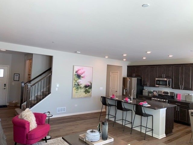 922 Shagbark Lane 1702, West Dundee, IL 60118