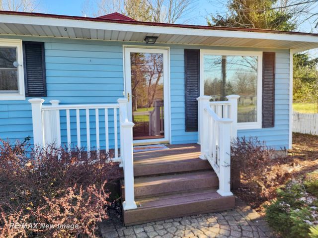 2067 W Midland Road, Williams Twp, MI 48611