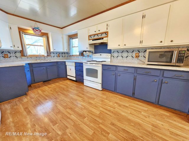 2067 W Midland Road, Williams Twp, MI 48611