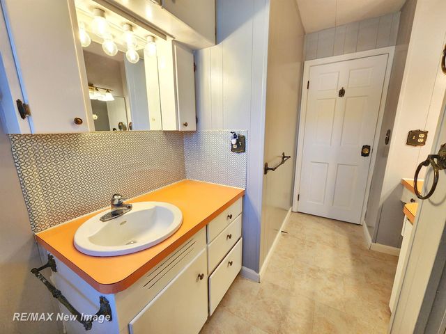 2067 W Midland Road, Williams Twp, MI 48611