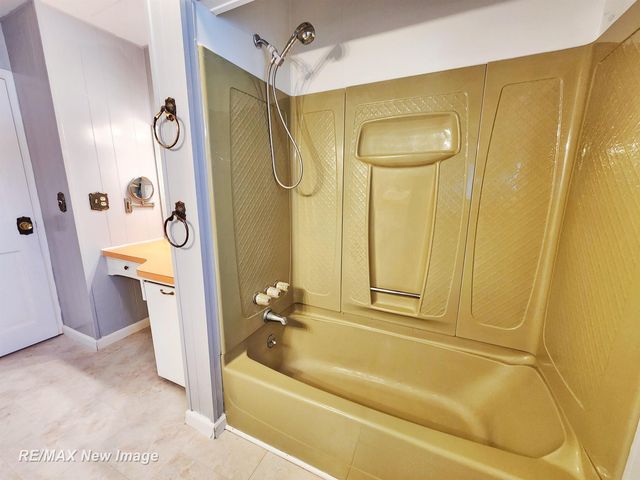2067 W Midland Road, Williams Twp, MI 48611
