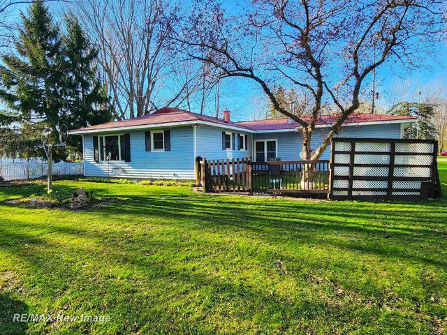 2067 W Midland Road, Williams Twp, MI 48611